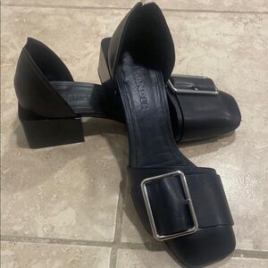 Jil Sander Designer Women's Shoes size 37 with Silver Buckle